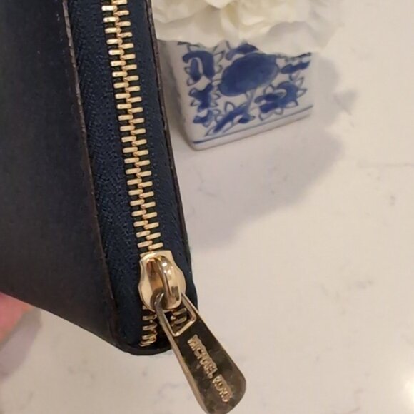 Michael Kors Jet Set Travel Large Continental Wallet - Picture 7 of 8